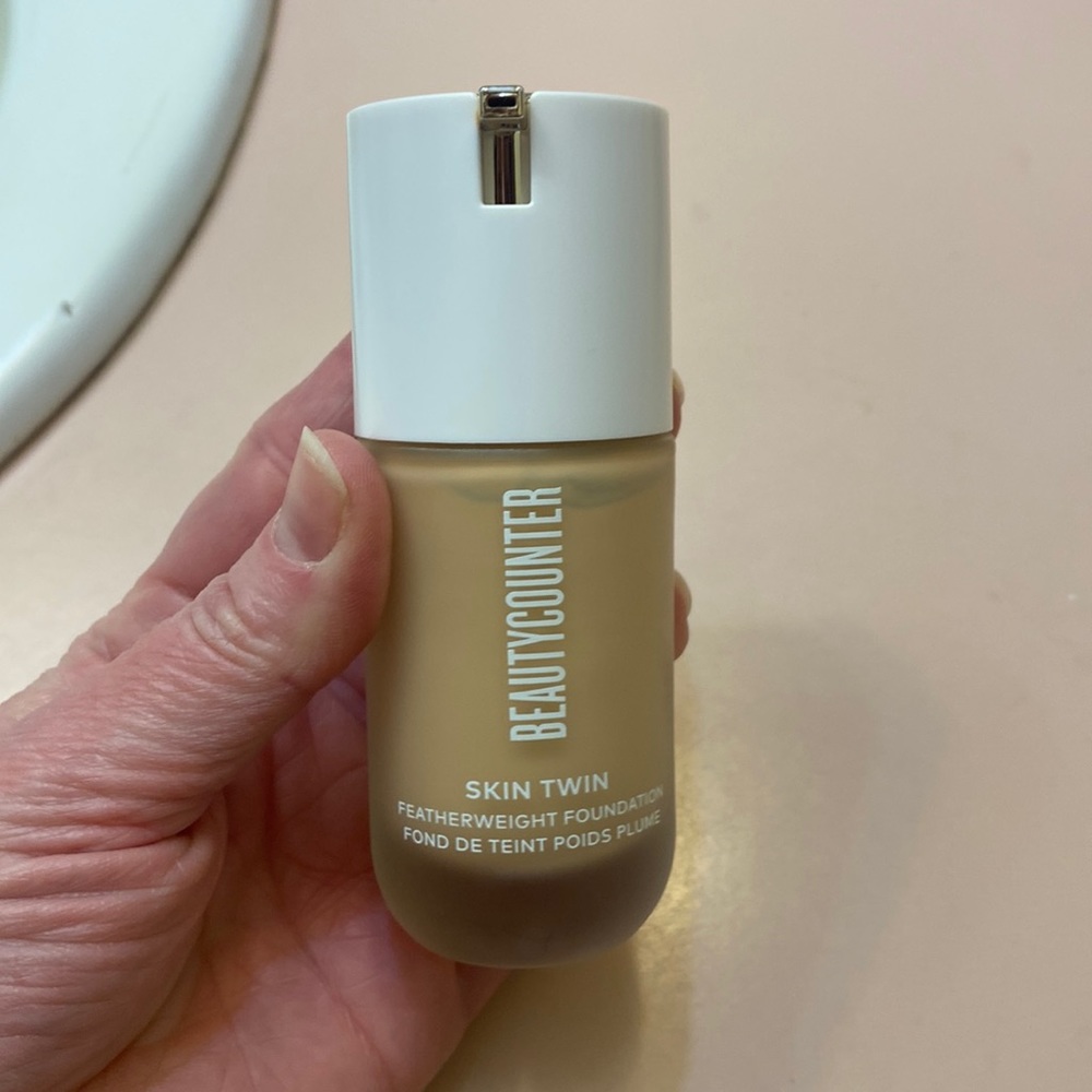 Beautycounter Skin Twin Featherweight Foundation Shade 210